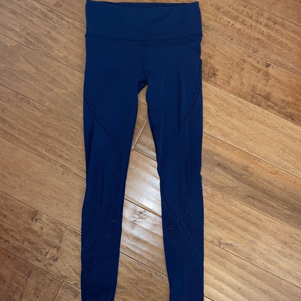 Lululemon reveal leggings